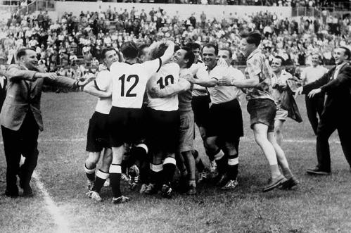1954年ワールドカップ：日本サッカーの躍進と感動