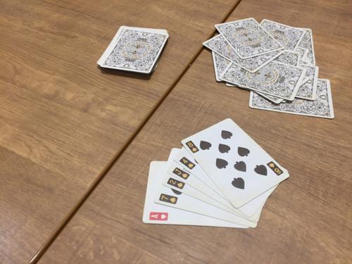 ポーカーカードゲームの魅力と戦略
