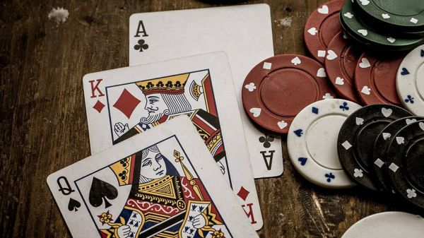 3 カード ポーカーの魅力と勝利の秘訣